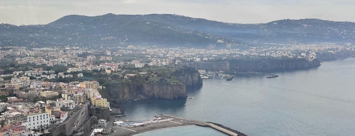 Piano di Sorrento is one of AMALFI COAST.