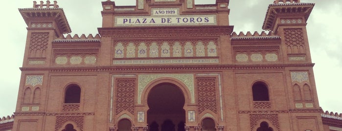 Plaza de Toros de Las Ventas is one of Visitas sin falta.
