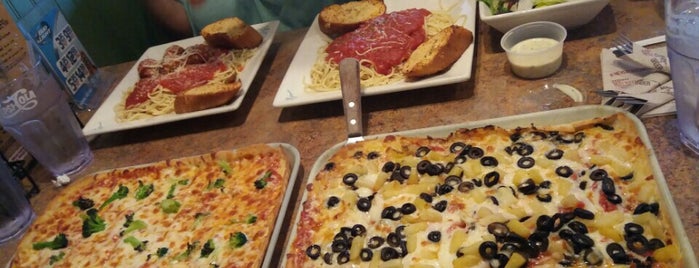 Ledo Pizza is one of Ryan : понравившиеся места.