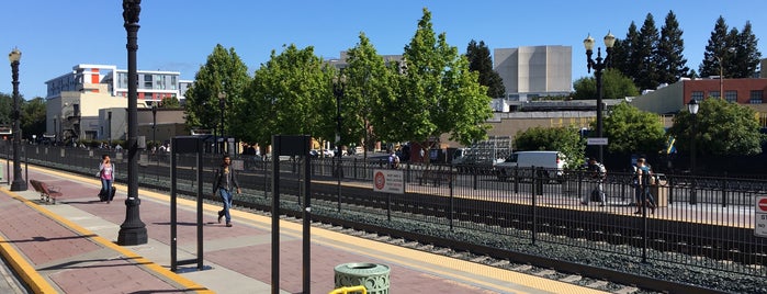 Redwood City Caltrain Station is one of My usual check in hotspots!.