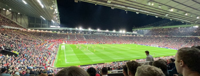 Sir Alex Ferguson Stand is one of Tempat yang Disukai Enrique.