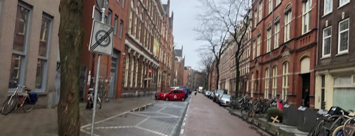 Da Costabuurt, Amsterdam is one of Locais curtidos por Bernard.