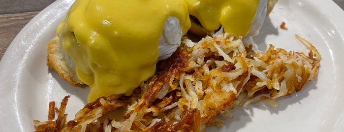 Daisy Mae's Southern Fried Chicken & Breakfast is one of breakfast places.