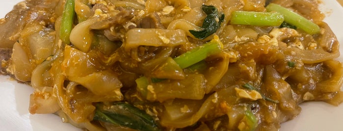 Kwetiau Sapi Akhiang 79 - Gajah Mada is one of Chinese Food.