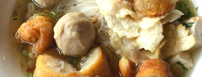 Soto Mie Puri Pak H. Darjo is one of Babaさんのお気に入りスポット.
