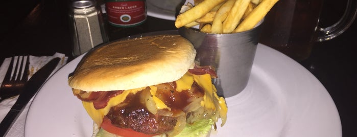 Hard Rock Cafe Buenos Aires is one of Burgers are the new black.