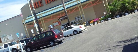 The Home Depot is one of Lieux qui ont plu à Tina.