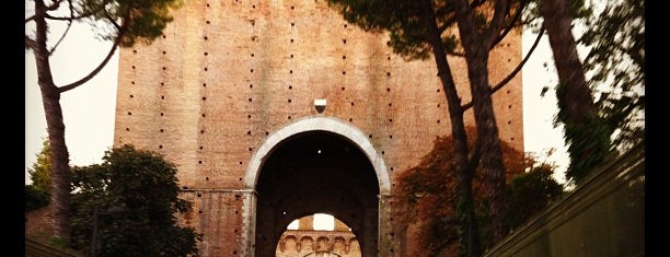 Porta Romana is one of สถานที่ที่บันทึกไว้ของ .