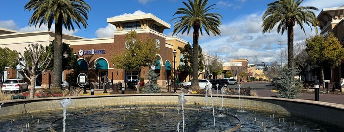 Fountains at Roseville is one of Dept Stores.