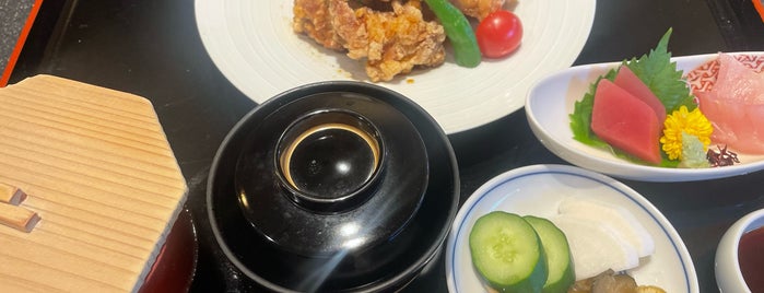 日本料理 はせ川 is one of 個人的におすすめできる飲食いろいろ.