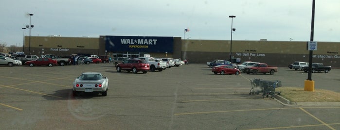 Walmart Supercenter is one of สถานที่ที่ Laurie ถูกใจ.