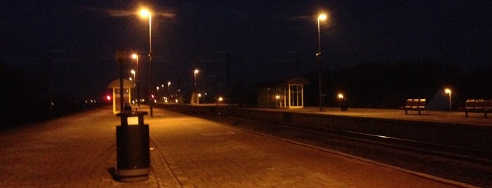 Spoor 3 is one of train stations.