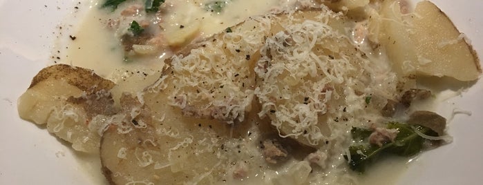 Olive Garden is one of The 11 Best Places for Music in Modesto.