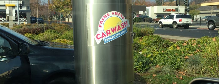 Mister Car Wash is one of Locais curtidos por Jamie.