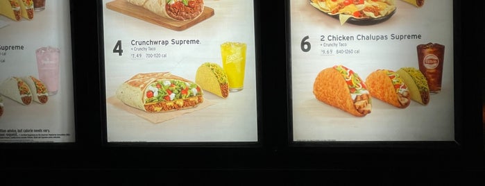 Taco Bell is one of Lieux qui ont plu à Charles.