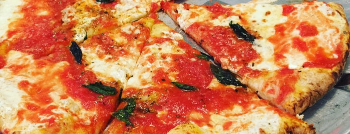 Juliana's Pizza is one of A Walk Through Historic DUMBO.