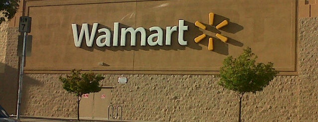 Walmart Supercenter is one of Posti che sono piaciuti a Brian.