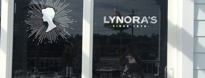 Lynora's is one of Lugares favoritos de Brent.