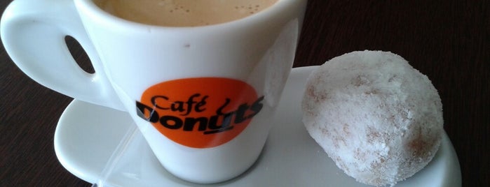 Café Donuts is one of Tempat yang Disimpan João.