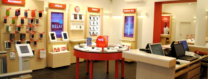 Vodafone Store is one of Lieux qui ont plu à Nicola.