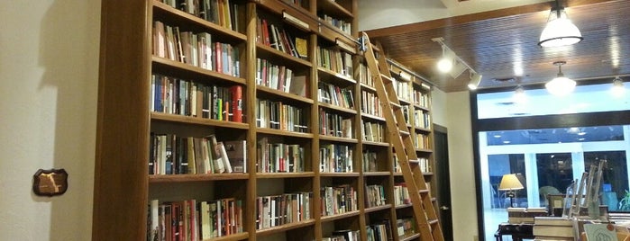 Full Circle Bookstore is one of Lieux sauvegardés par Fredonna.