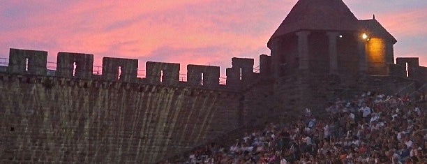 Théâtre Jean Deschamps is one of Locais salvos de Jean-Marc.