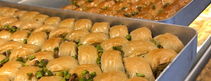 İZOL Börek Hoşdere is one of Lugares favoritos de K G.