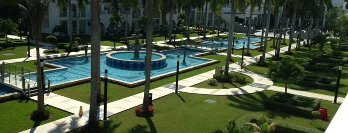 Riu Palace Riviera Maya is one of Hostels, Hotels and Resorts.