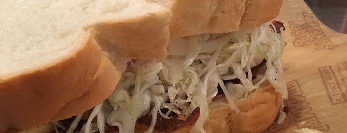 Primanti Bros. is one of Travisさんのお気に入りスポット.