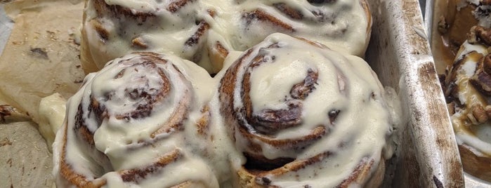 Cinnabon is one of Canさんのお気に入りスポット.