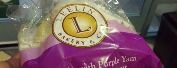 Leelin Bakery & Cafe is one of สถานที่ที่บันทึกไว้ของ Kendra.