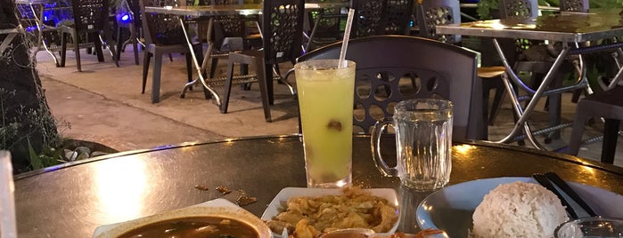 Mewah Cafe is one of Johor Bahru, Johor (Halal).