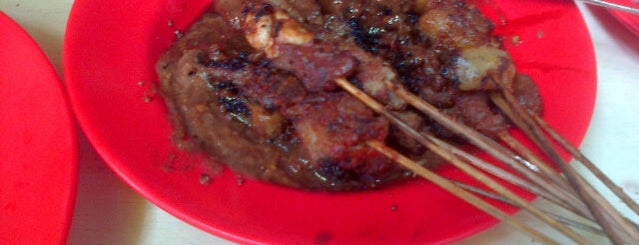 Sate Klopo Ondomohen Pojok Malam is one of Indonesian Culinary Travel.