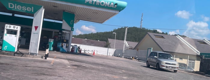 Petronas Parit Panjang is one of Fuel/Gas Station,MY #11.