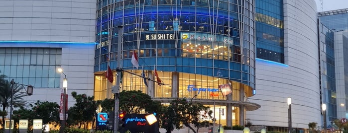 Emporium Pluit Mall is one of Empo.