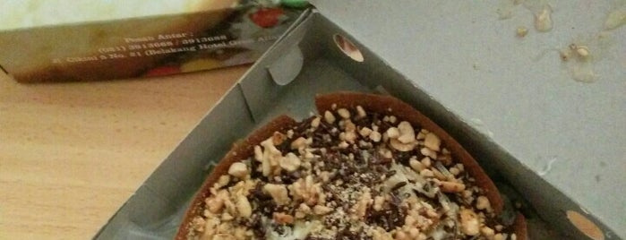 Martabak Pelangi is one of RizaL'ın Beğendiği Mekanlar.