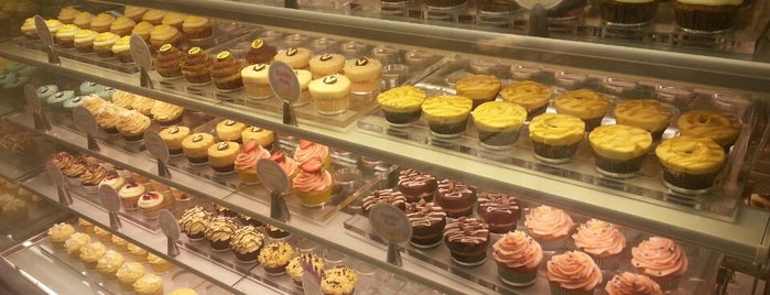 Vanilla Cupcake Bakery is one of MAKATI.