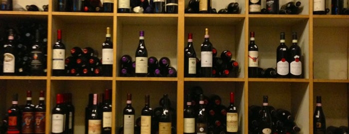 Soho Wine & Spirits is one of Lugares favoritos de David.