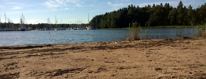 Jollaksen ranta is one of Beaches in Helsinki, Espoo and Vantaa.