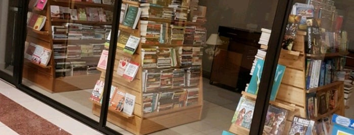 Libreria CFA is one of Lugares.