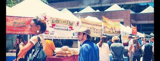Miracle Mile Farmers Market is one of Locais curtidos por Mucho.
