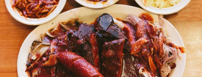 Jim Neely's Interstate Bar-B-Que is one of Mike 님이 좋아한 장소.