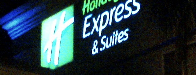 Holiday Inn Express & Suites is one of Don : понравившиеся места.