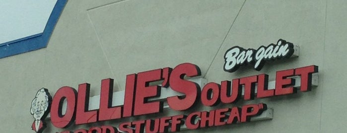 Ollie's Bargain Outlet is one of Locais curtidos por Jay.