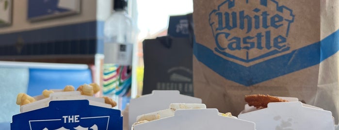 White Castle is one of Andreさんのお気に入りスポット.