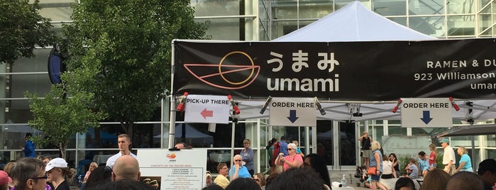 Umami Food Cart is one of Laura’s Liked Places.