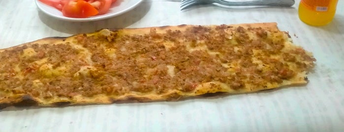 Zümrüt Pide Salonu is one of Oğuz Kaanさんのお気に入りスポット.