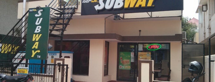 Subway is one of Locais curtidos por Arka.