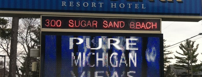 Sugar Beach Resort Hotel is one of Tempat yang Disukai Dick.