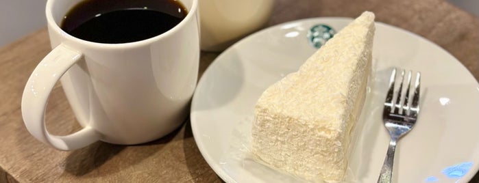 Starbucks is one of Yodphaさんのお気に入りスポット.